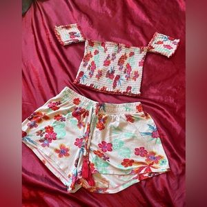 Hot kiss Flower Off the shoulder crop top shorts two piece set
